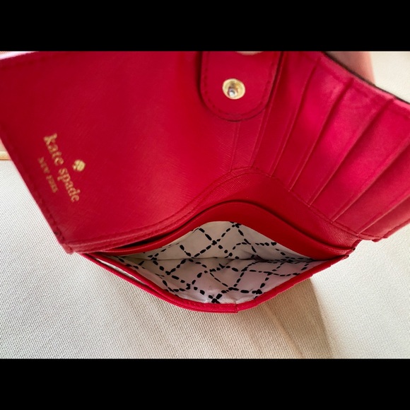 KATE SPADE Pink Wallet - Picture 4 of 4